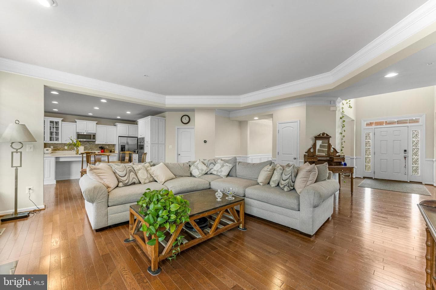 4413 Pensel Road photo 2