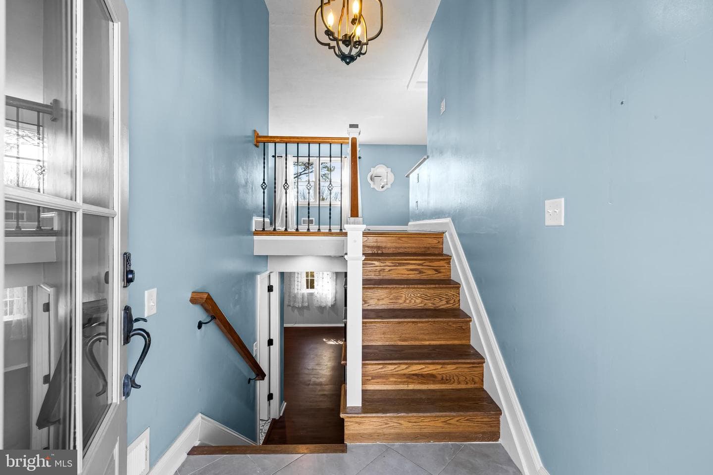 223 Bond Avenue photo 3