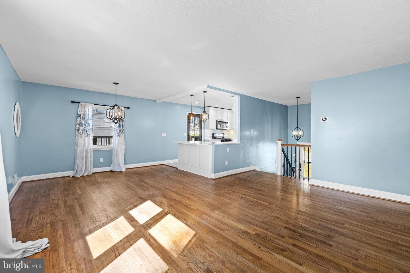 223 Bond Avenue photo 42