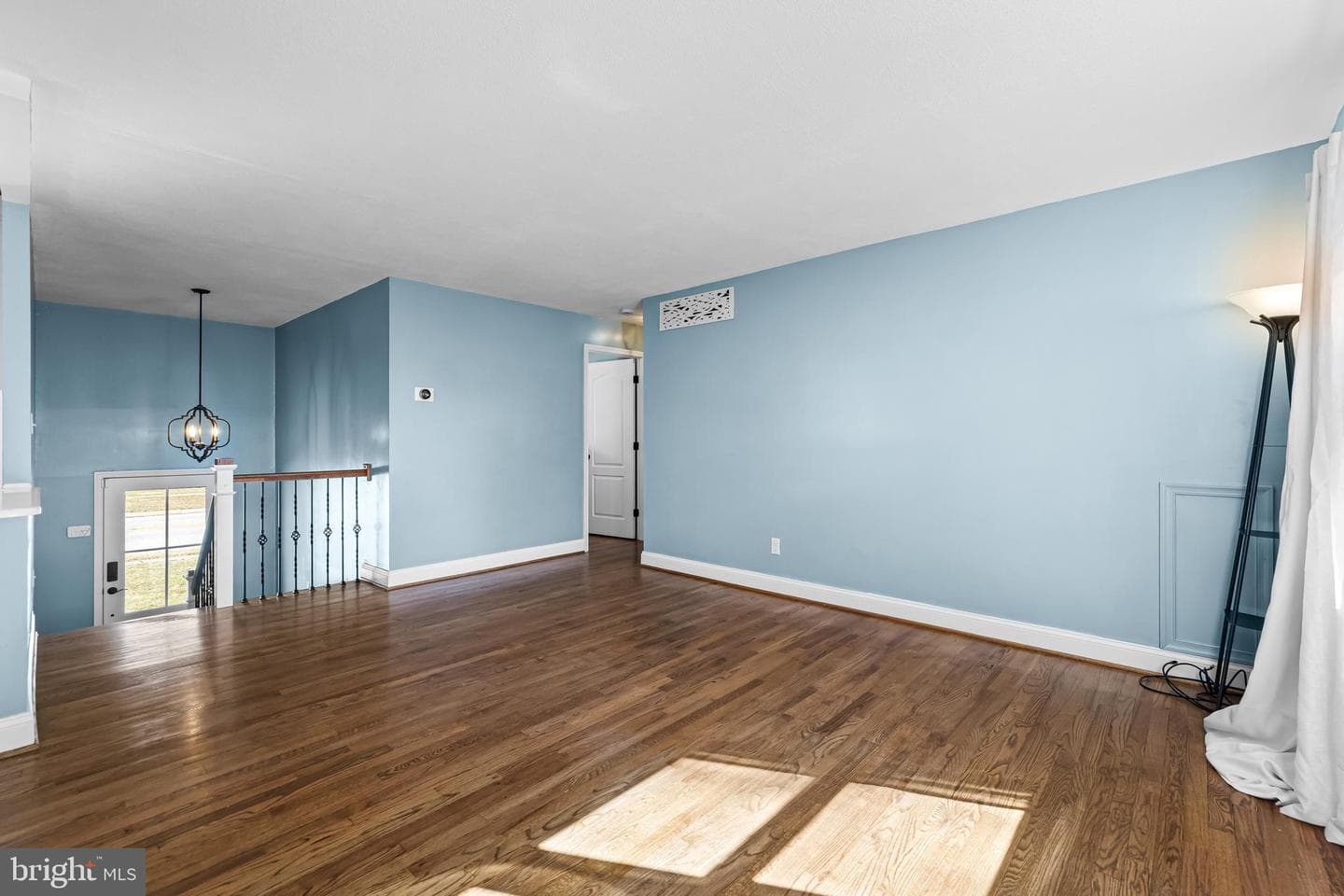 223 Bond Avenue photo 48