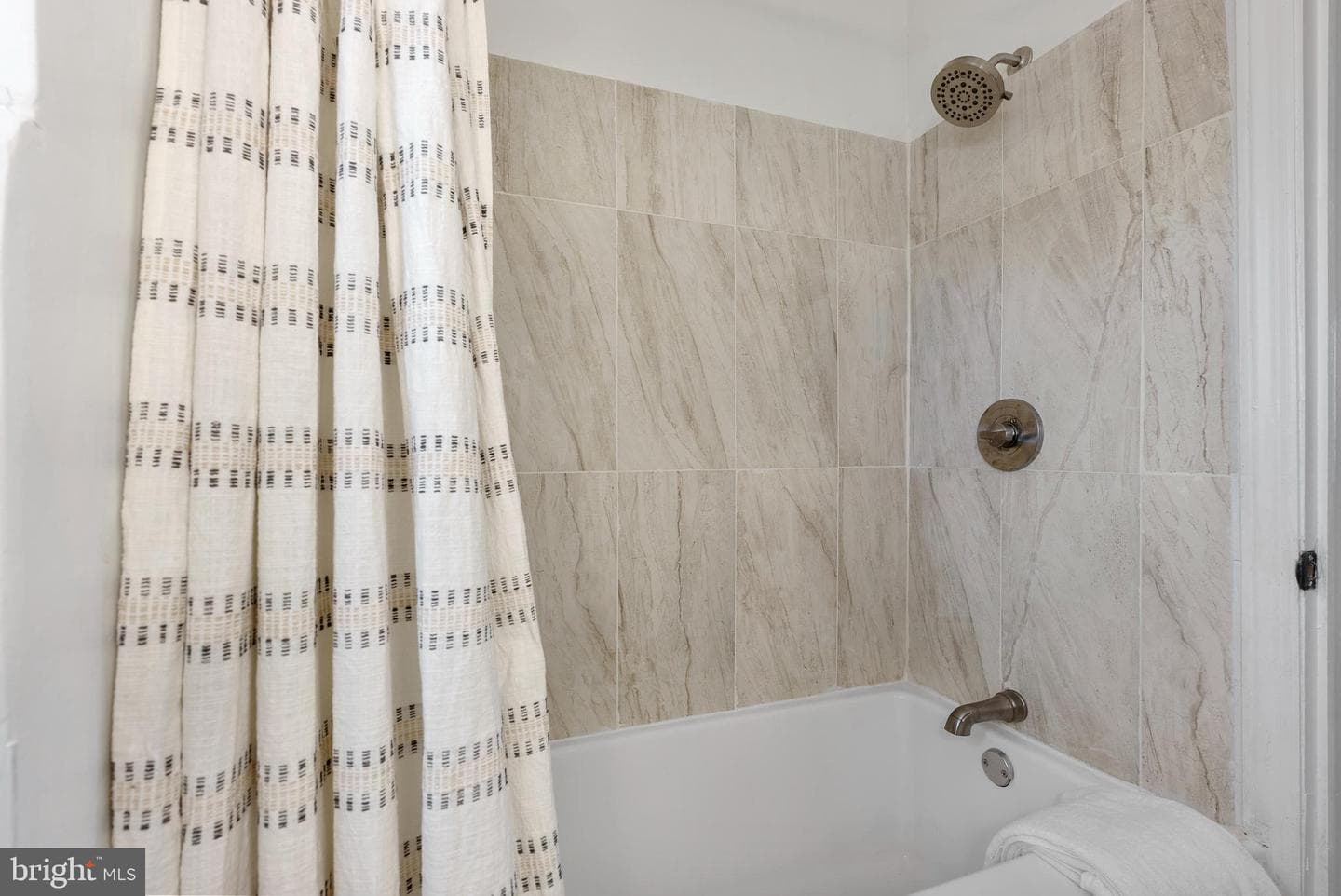 8504 James Avenue photo 18