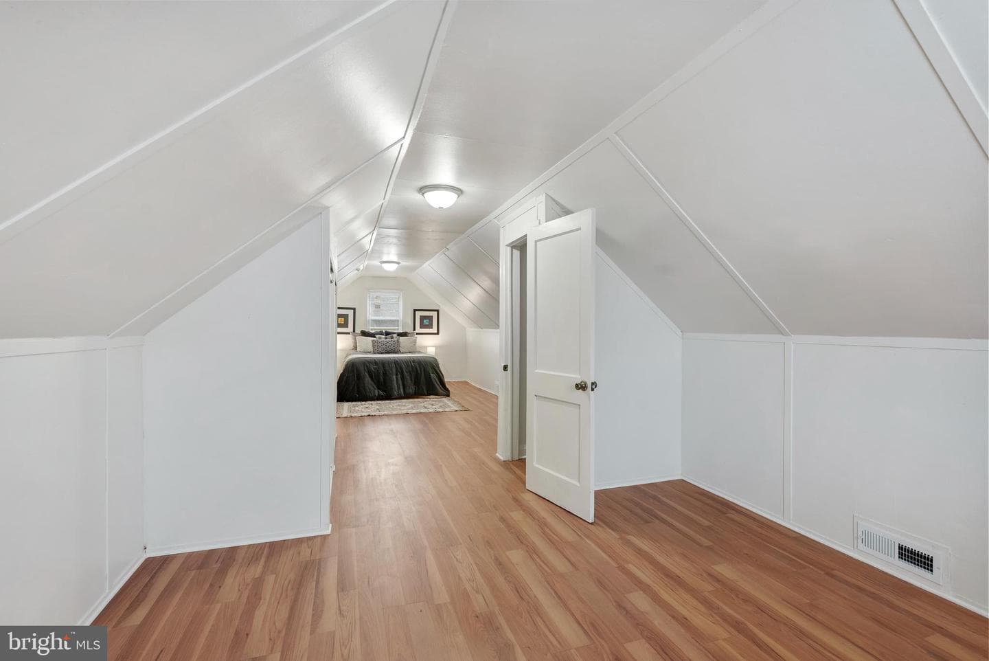 8504 James Avenue photo 24