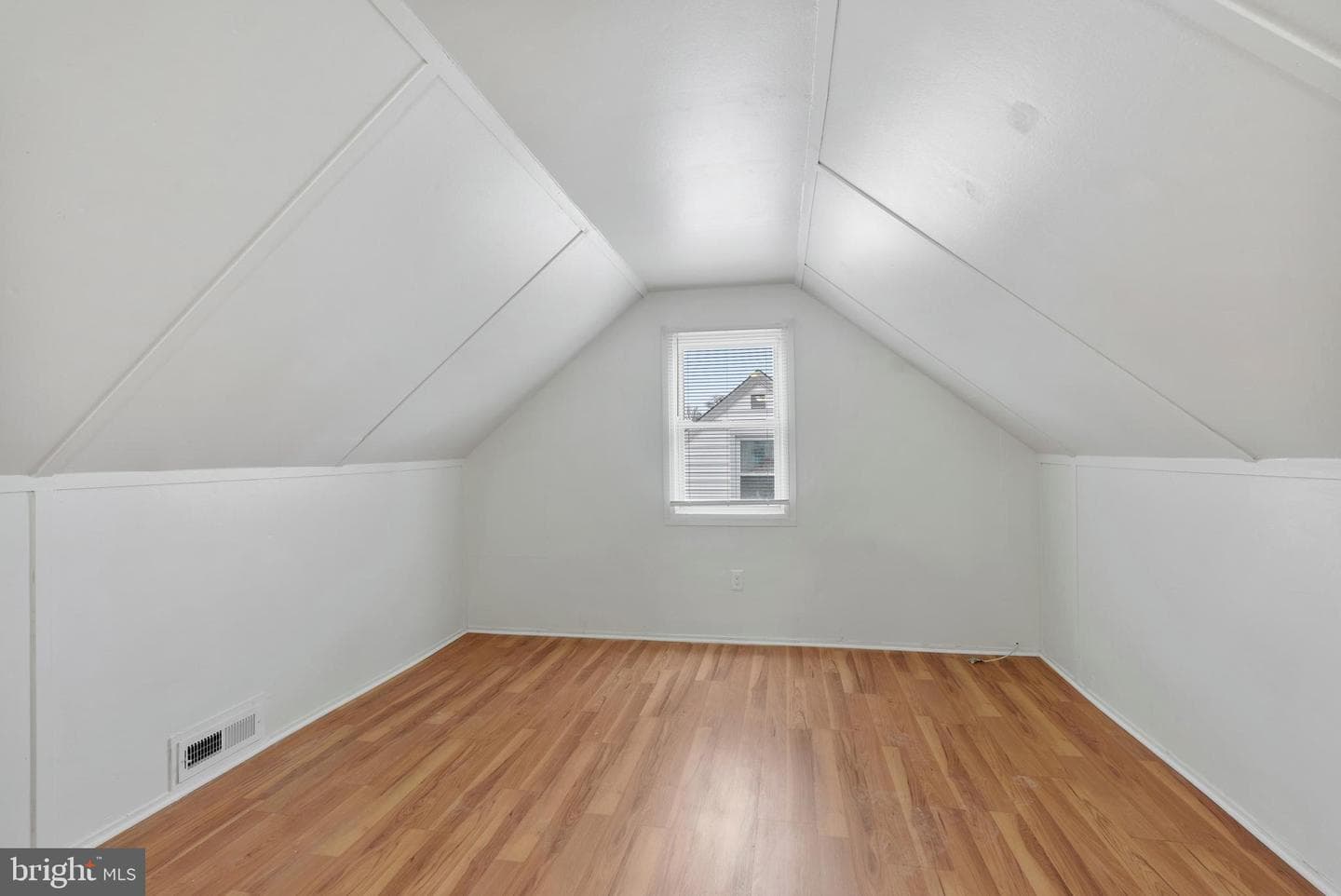 8504 James Avenue photo 25