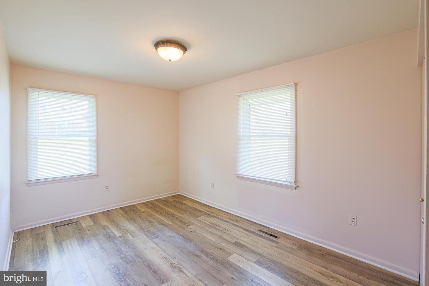 14005 Foxland Road photo 43