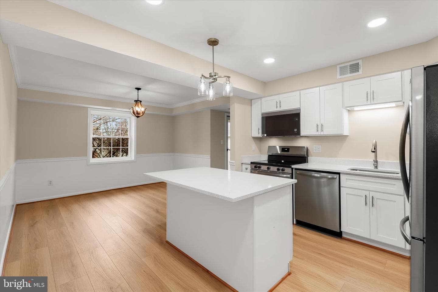 2 Elphin Court #302 photo 15