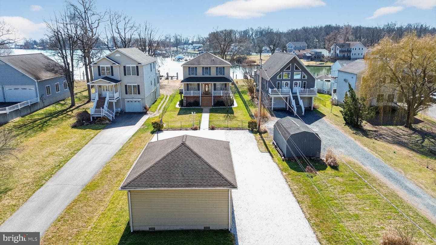 1347 S Seneca Road photo 2