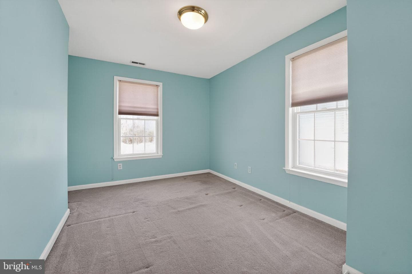 1347 S Seneca Road photo 26