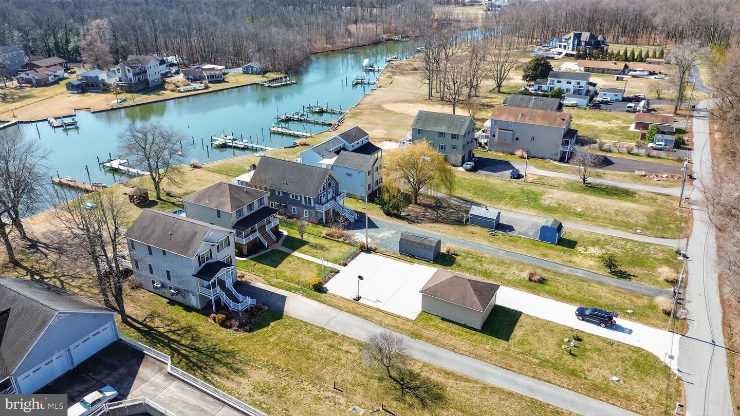 1347 S Seneca Road photo 3