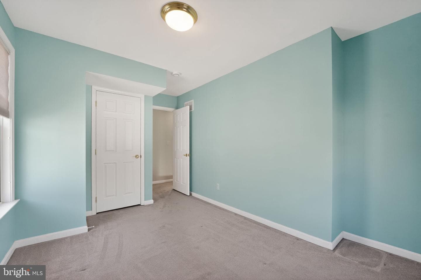 1347 S Seneca Road photo 32