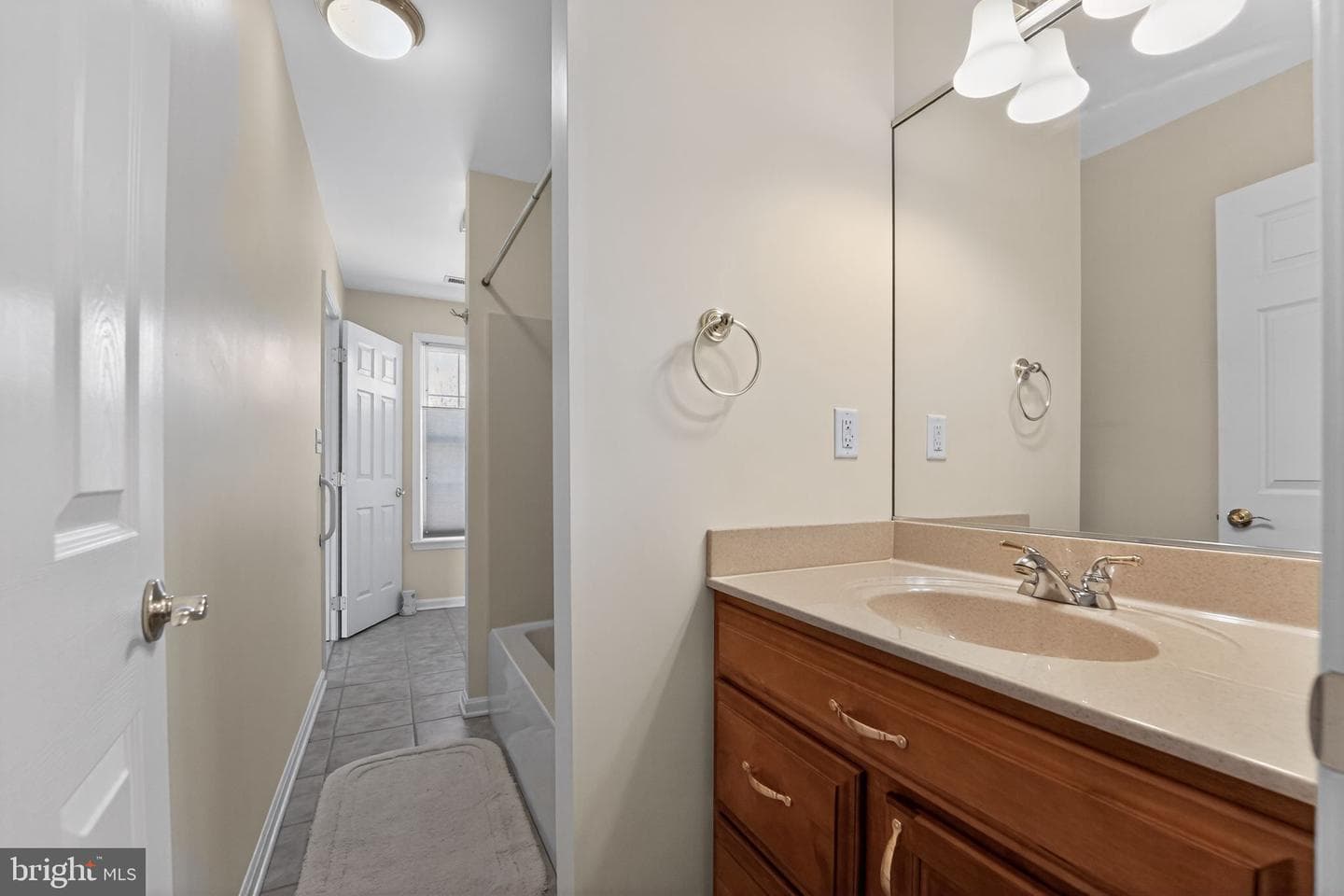 1347 S Seneca Road photo 33