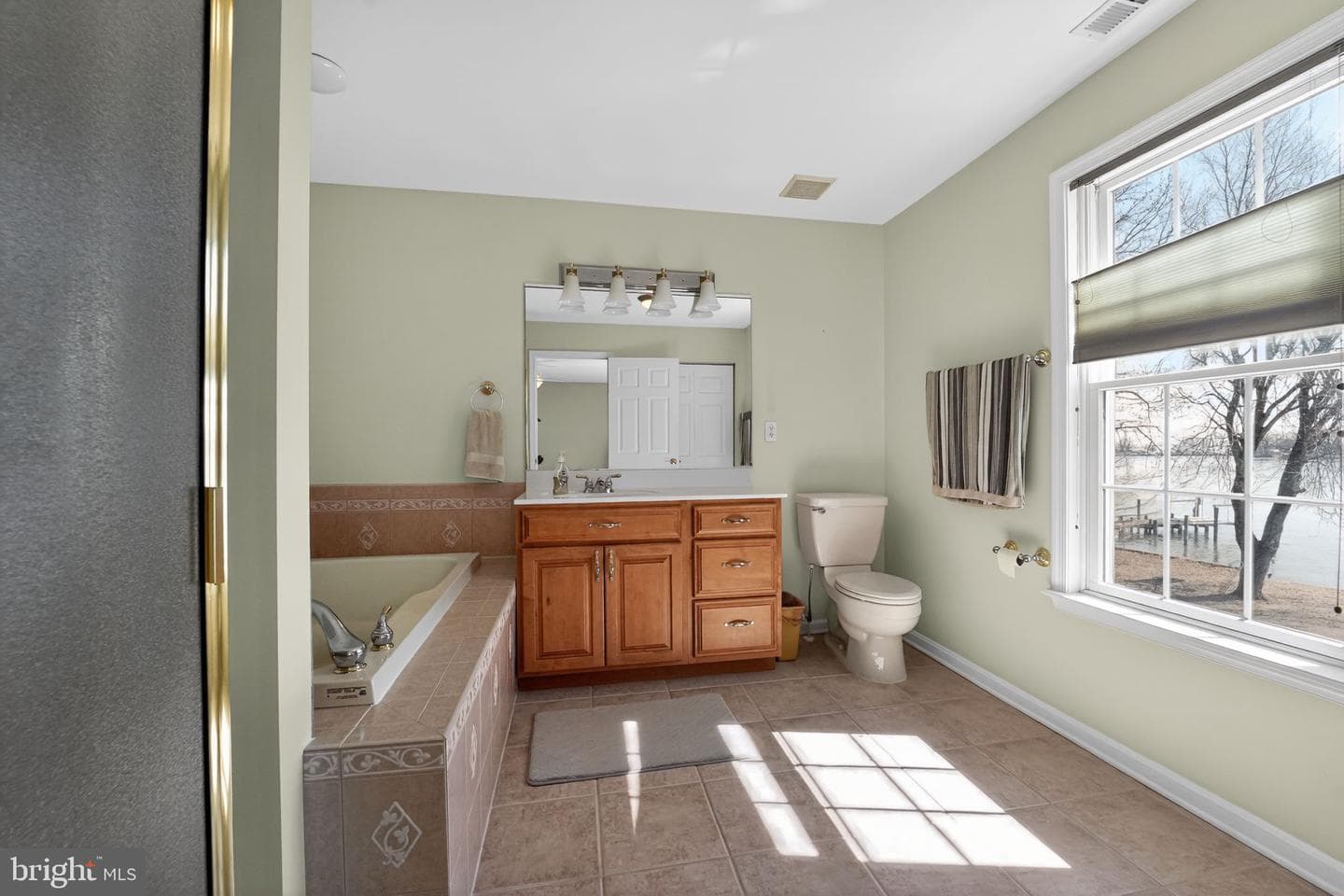 1347 S Seneca Road photo 36