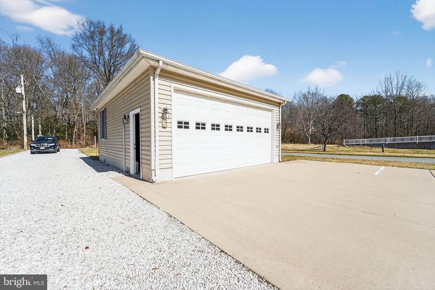 1347 S Seneca Road photo 39
