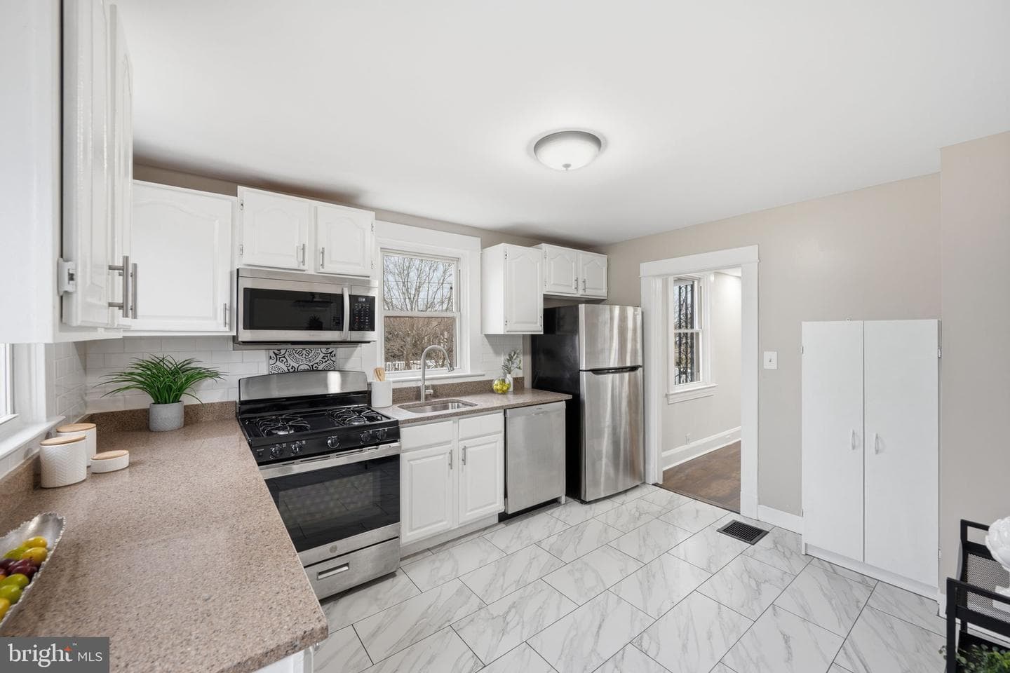 14 Beach Drive photo 12