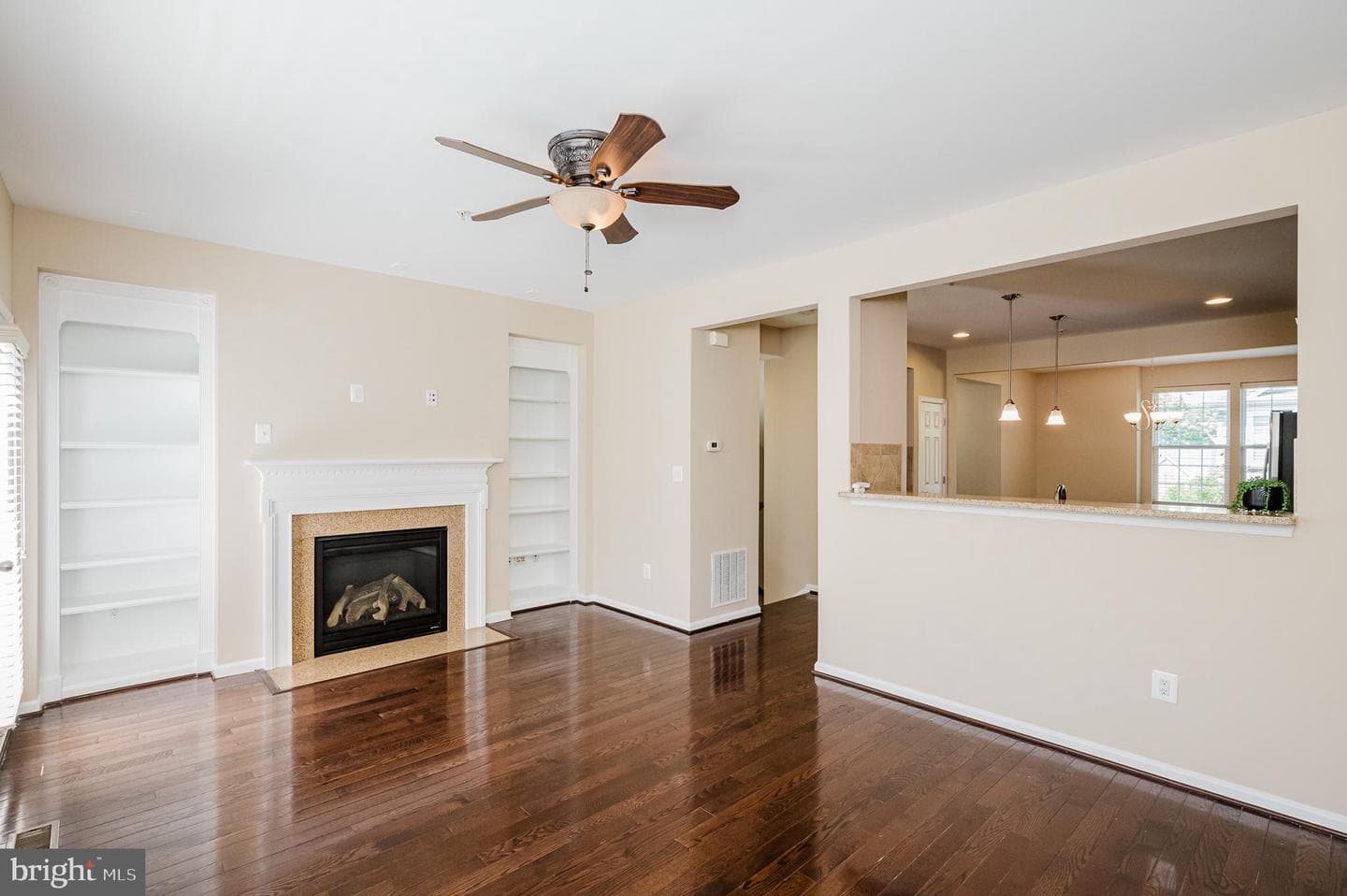 323 Paladium Court photo 9