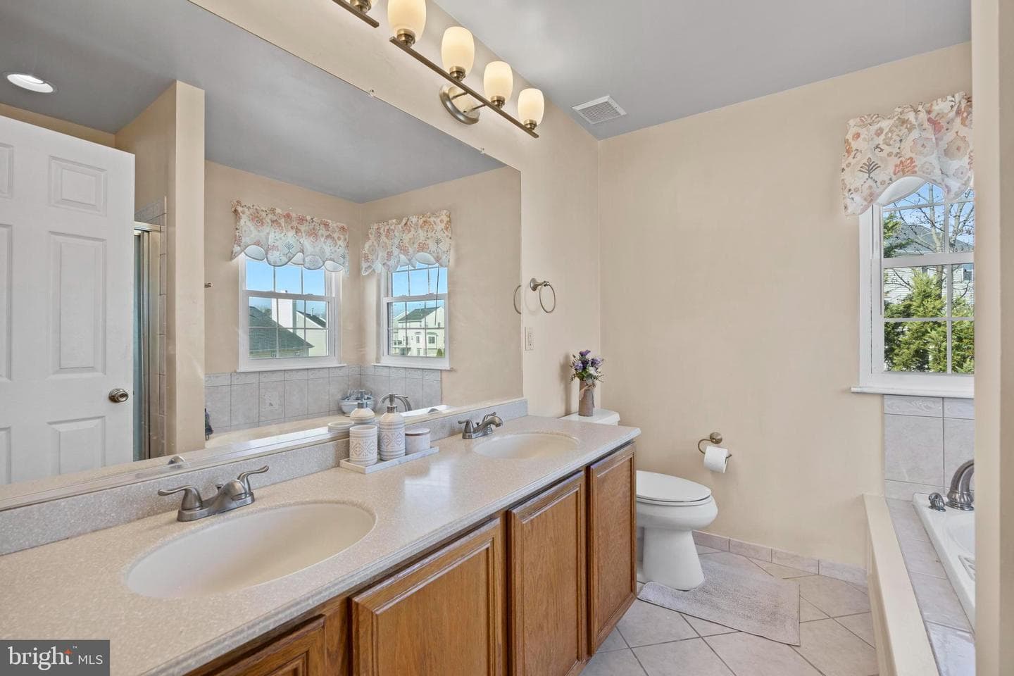 9046 Tarpleys Circle photo 27