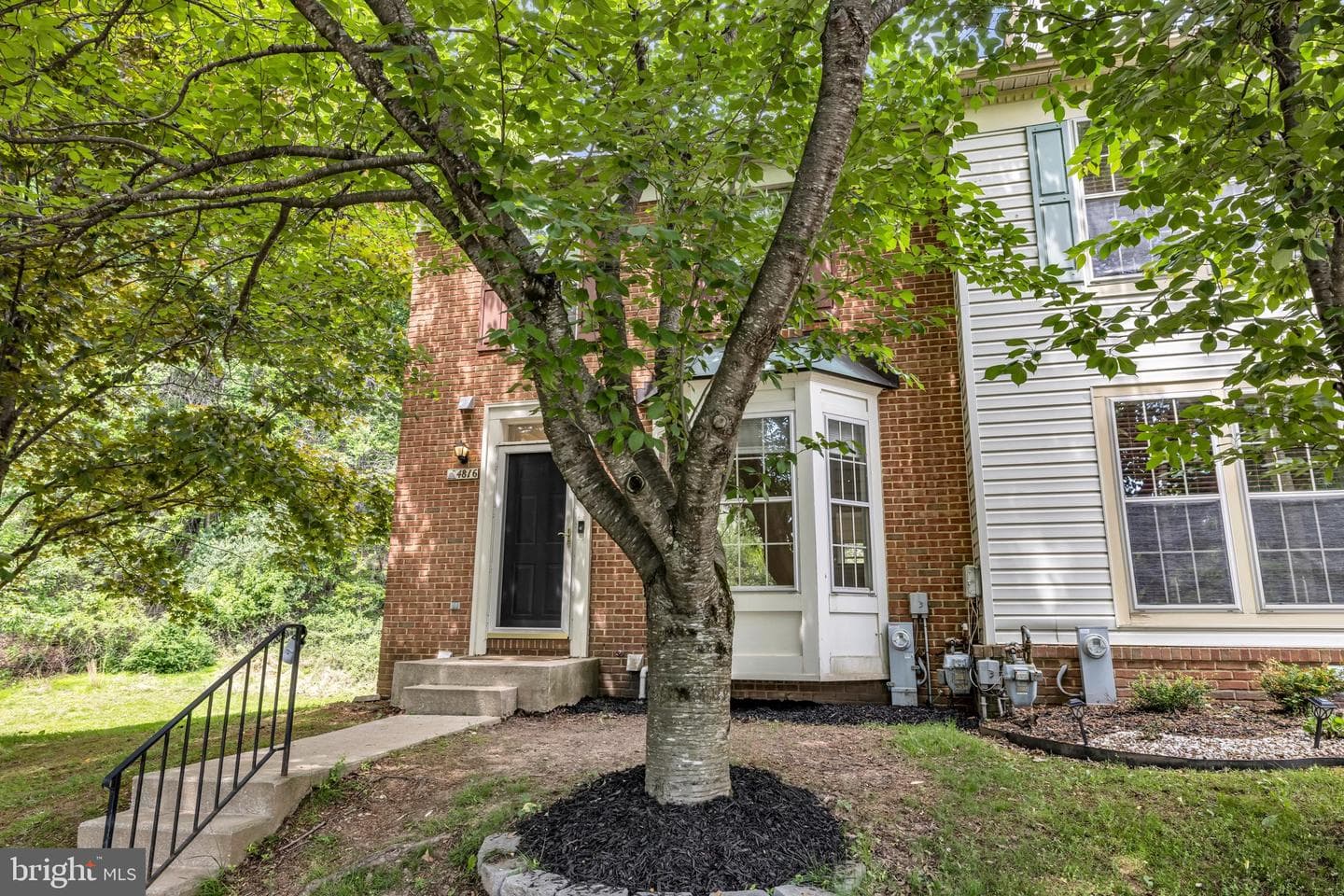 4816 Wainwright photo 2