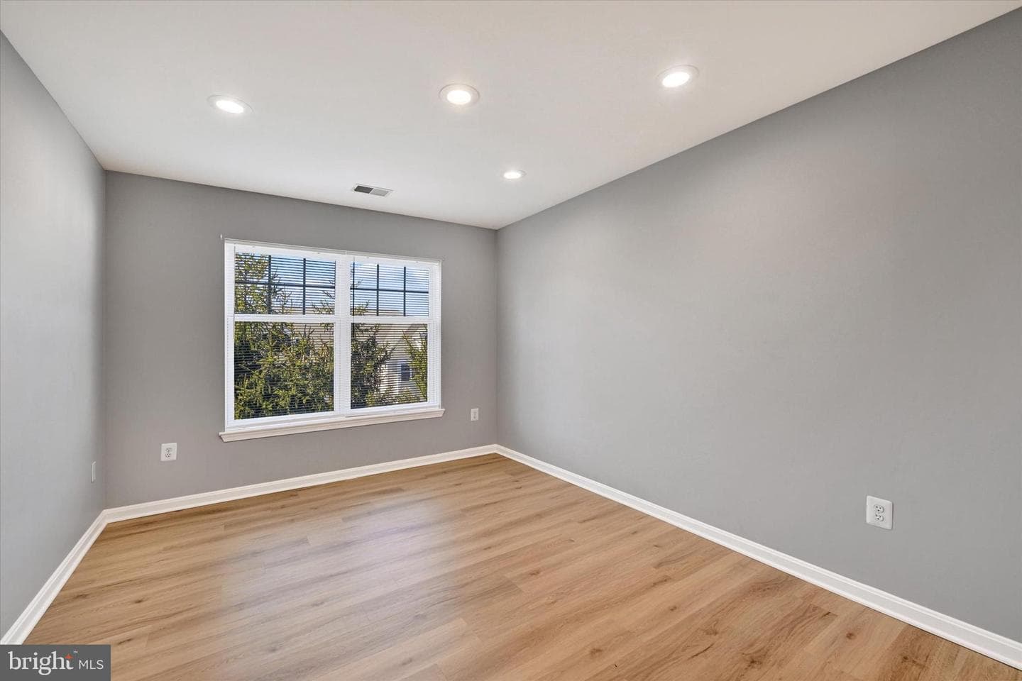 4500 Chaucer Way #403 photo 11