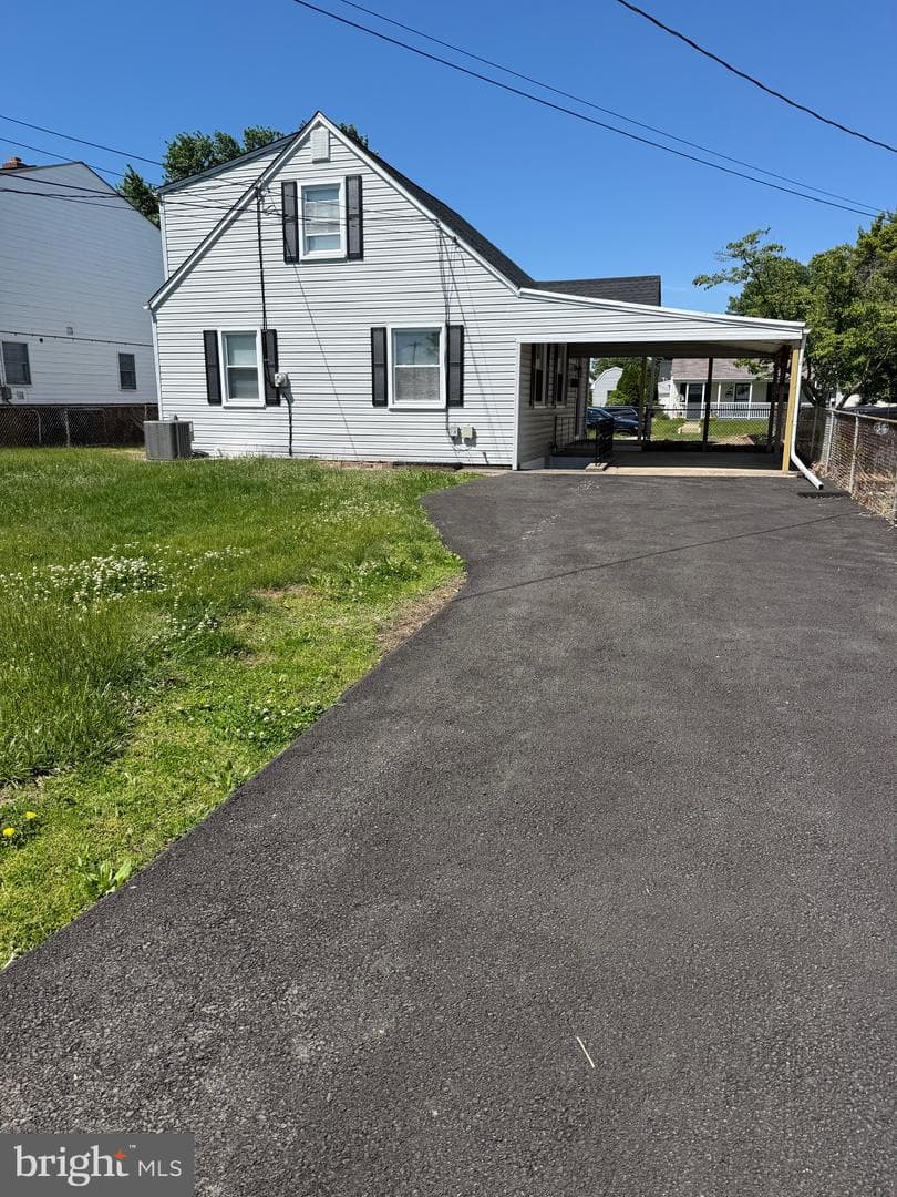 3129 Yorkway photo 28