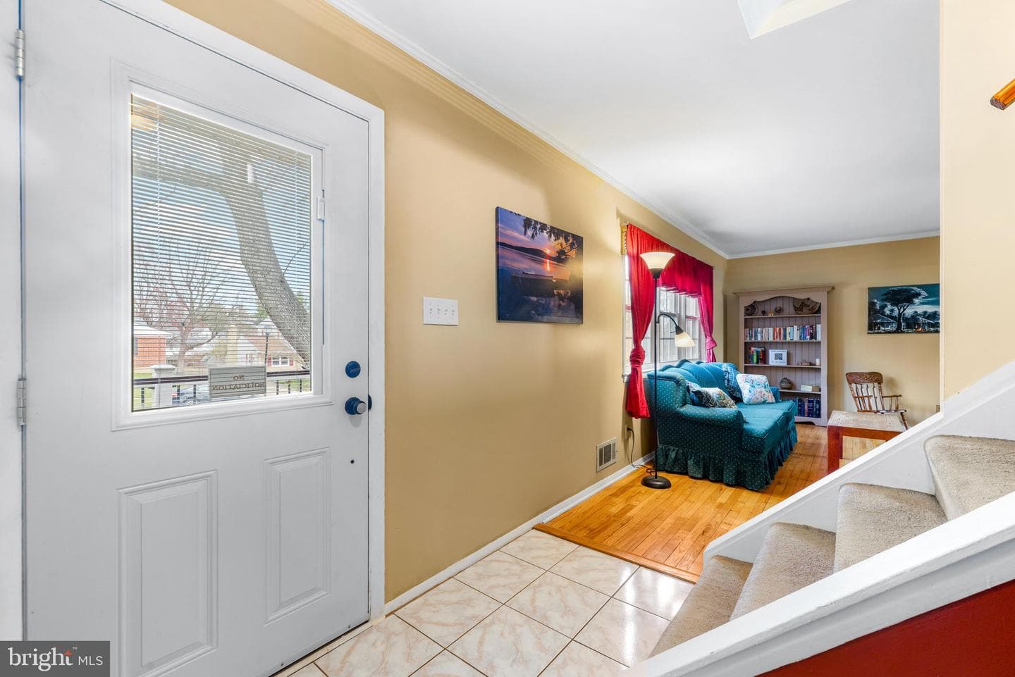 211 Bond Avenue photo 14