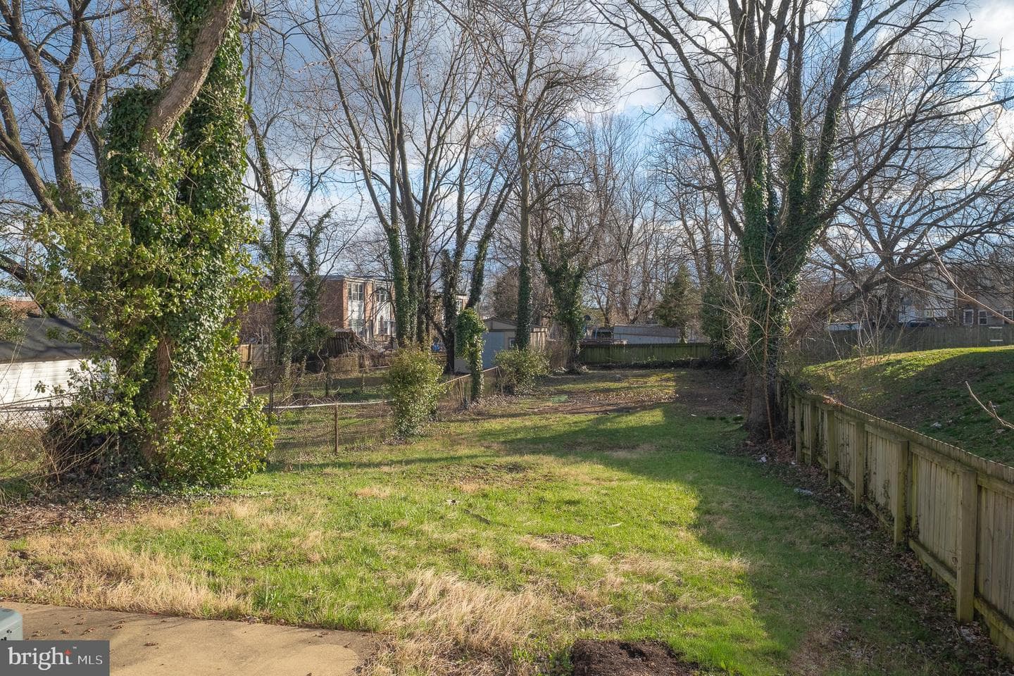 801 Seckel Court photo 32