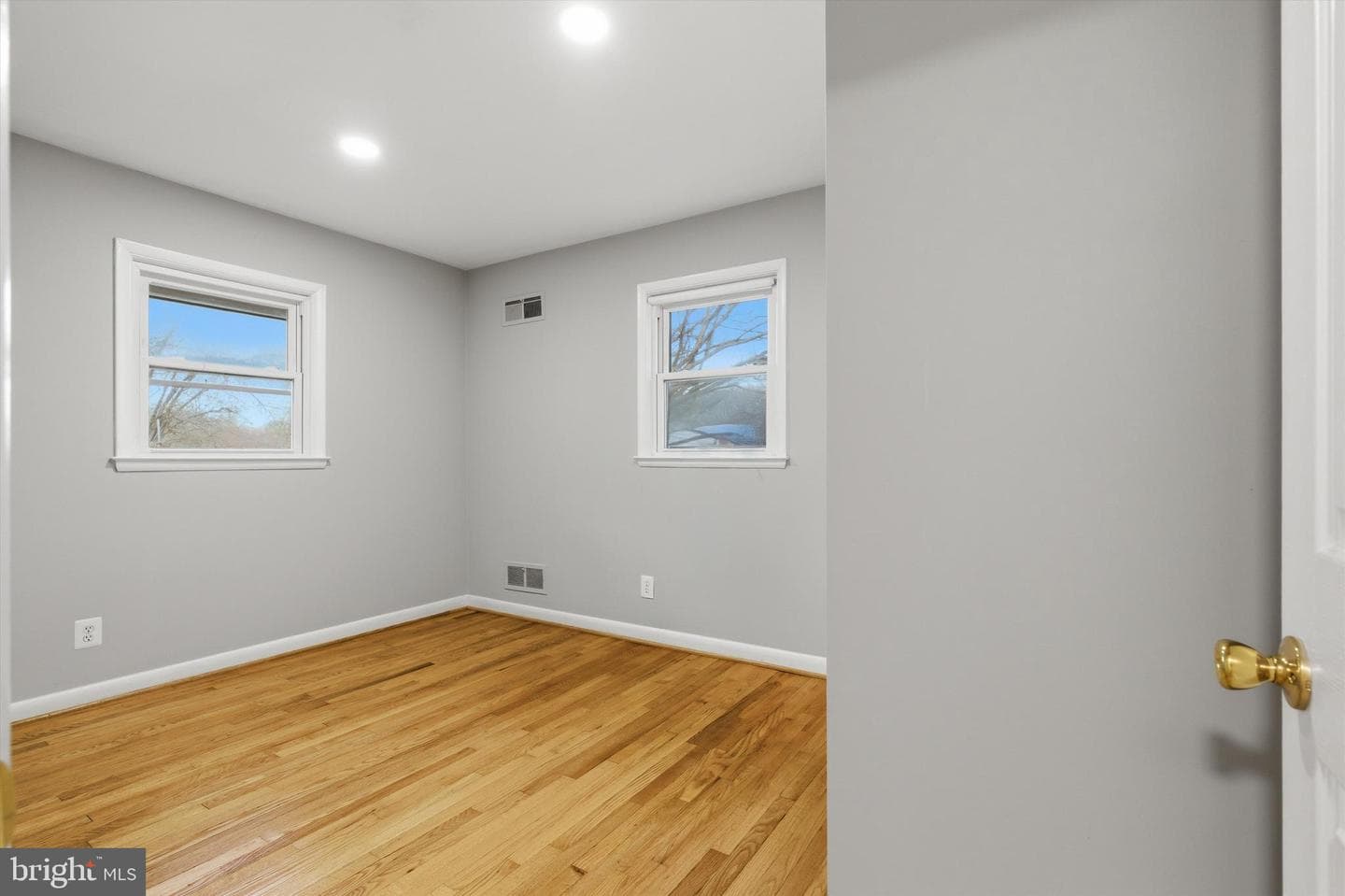 6703 Glenkirk Road photo 11
