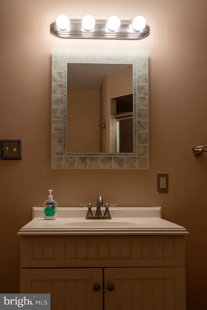 212 New Avenue photo 34