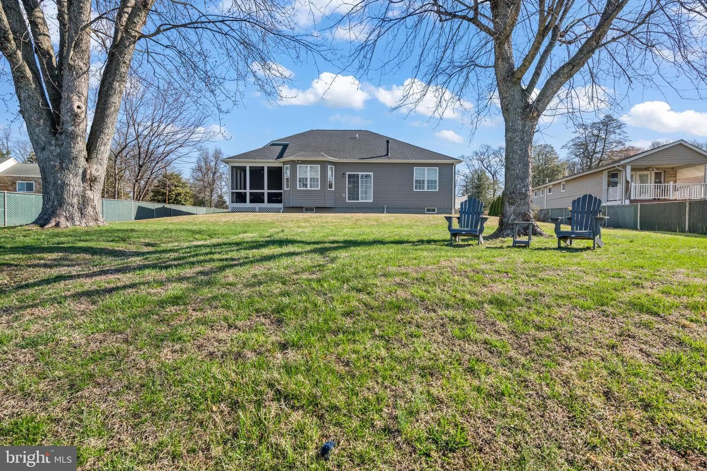 712 Riverside Drive photo 11