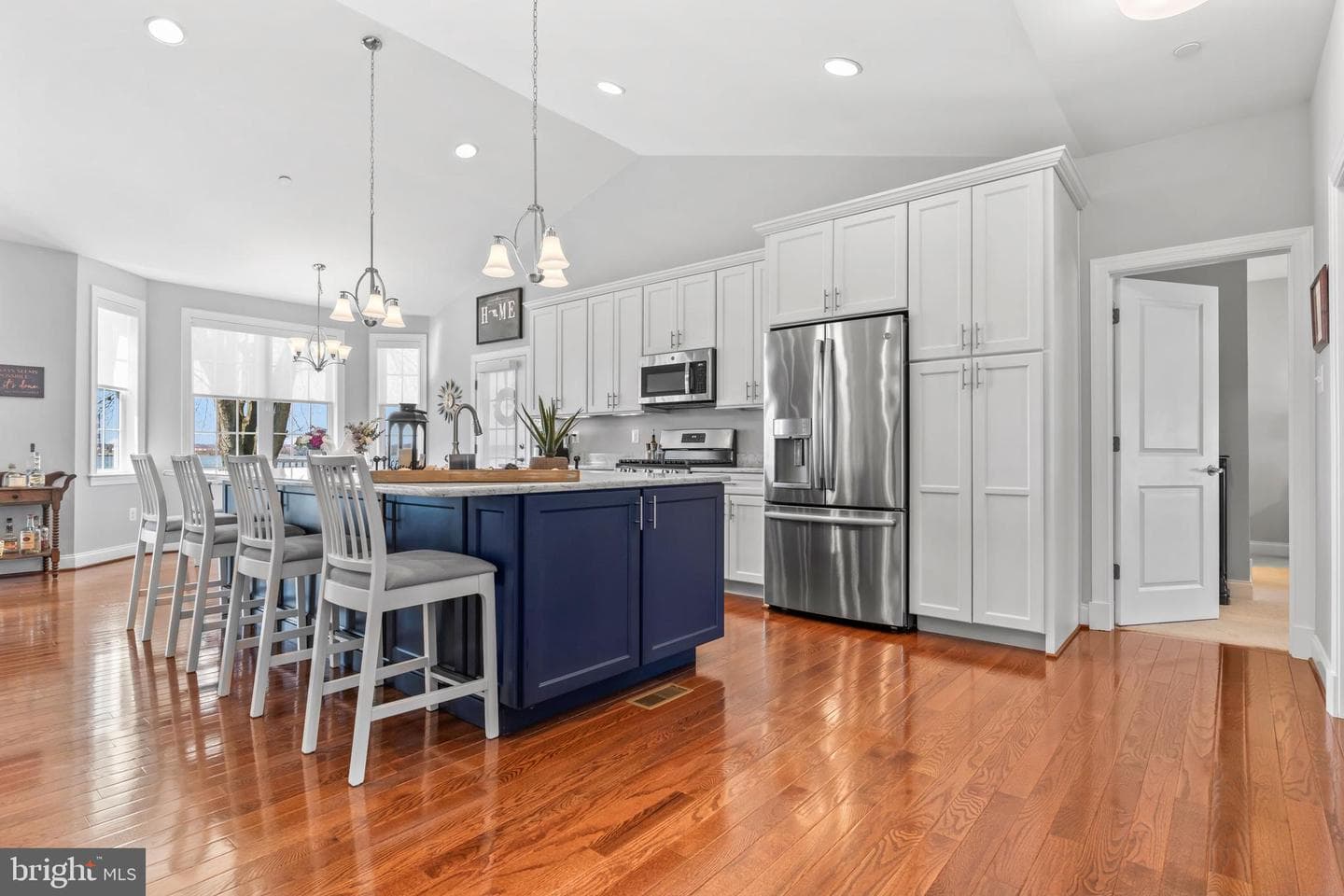 712 Riverside Drive photo 27