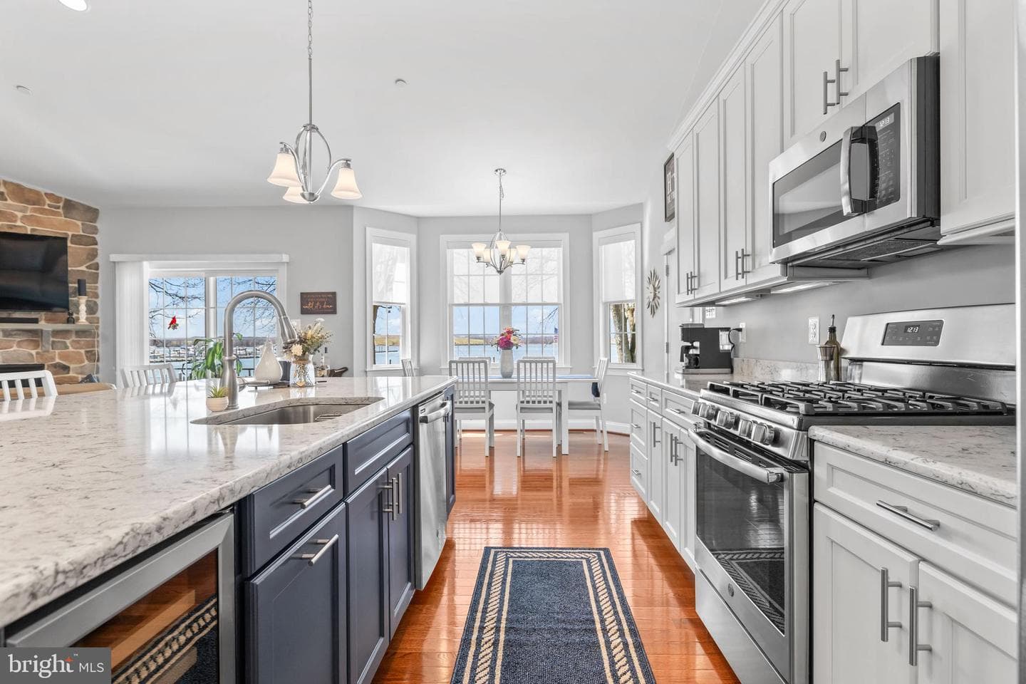 712 Riverside Drive photo 31