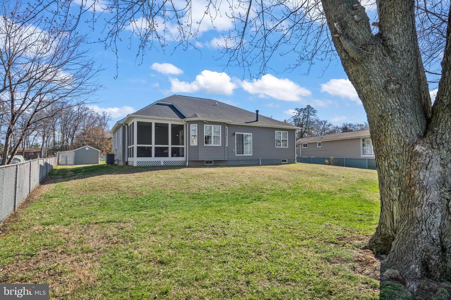 712 Riverside Drive photo 89