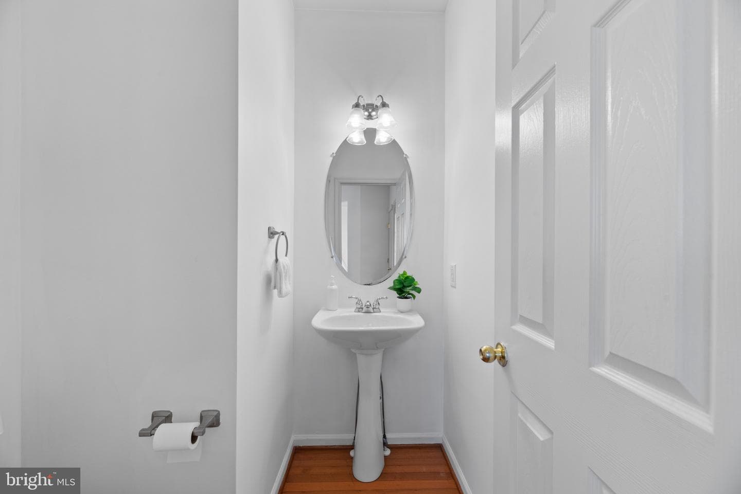 710 Luke Road photo 6