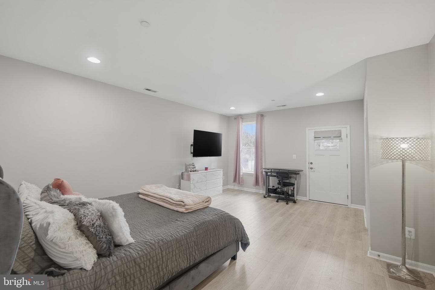 1403 Hudson View Road photo 7