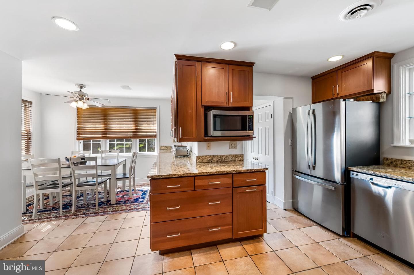 6900 Avondale Road photo 11