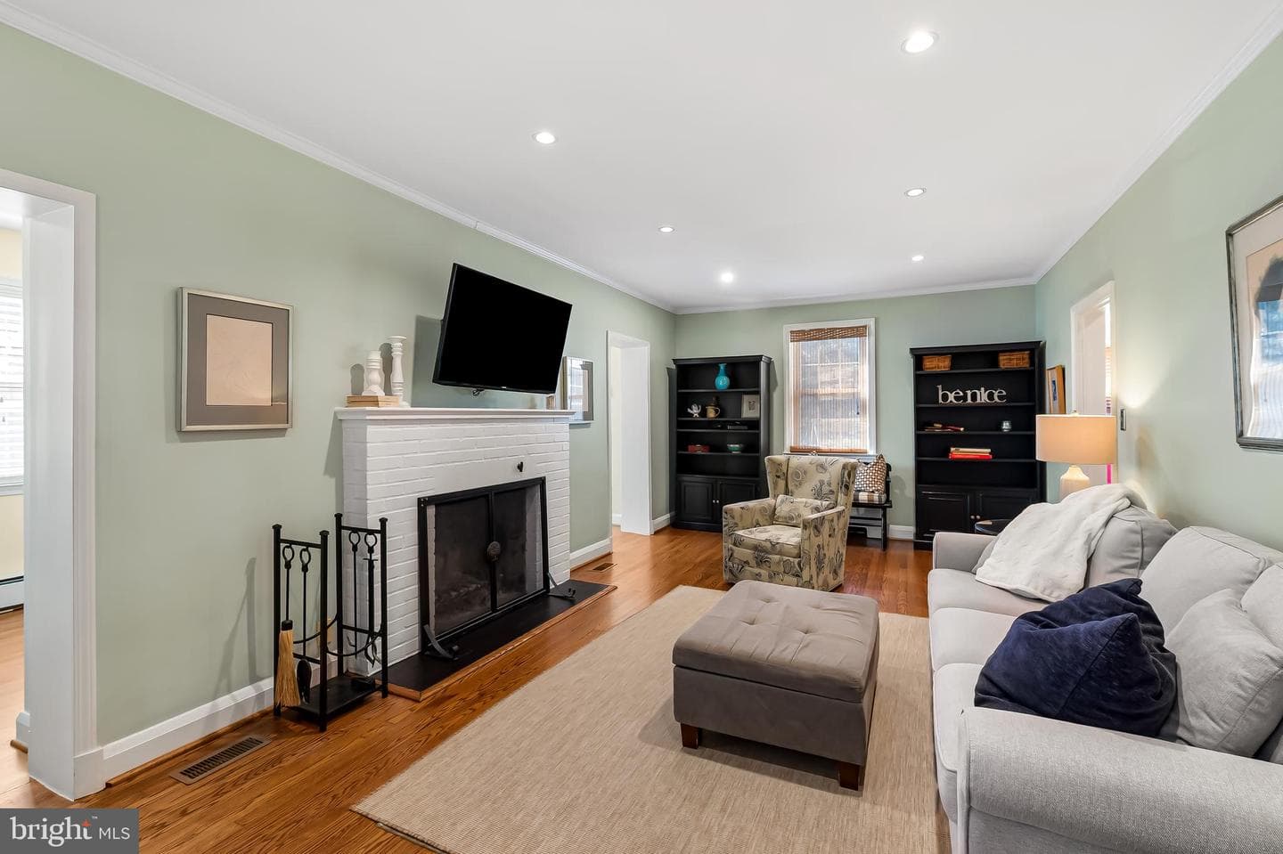 6900 Avondale Road photo 3