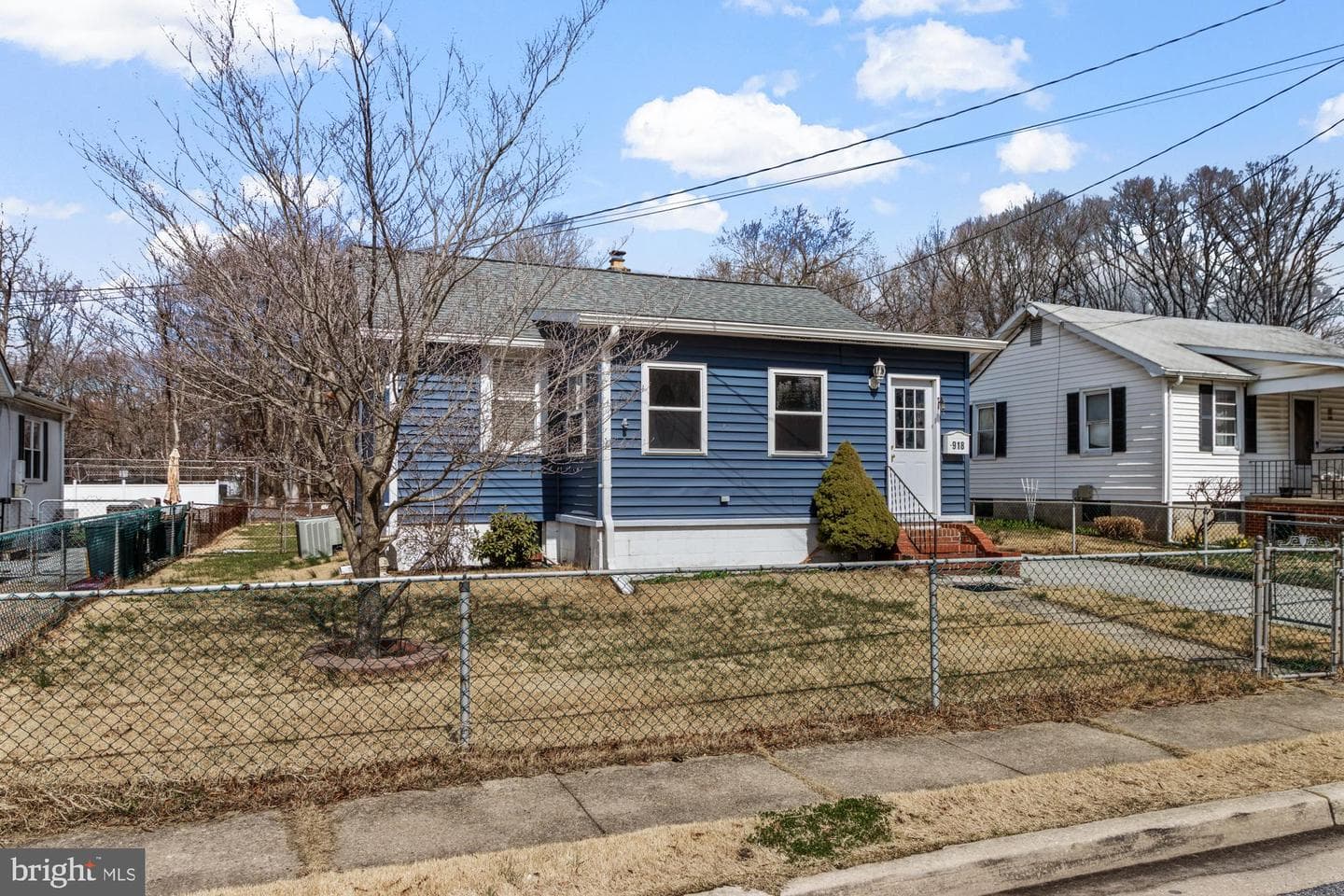 918 Renfrew Street photo 3