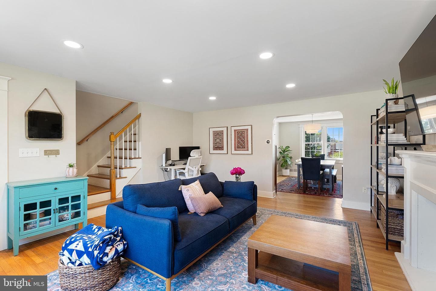 1569 Doxbury Road photo 2