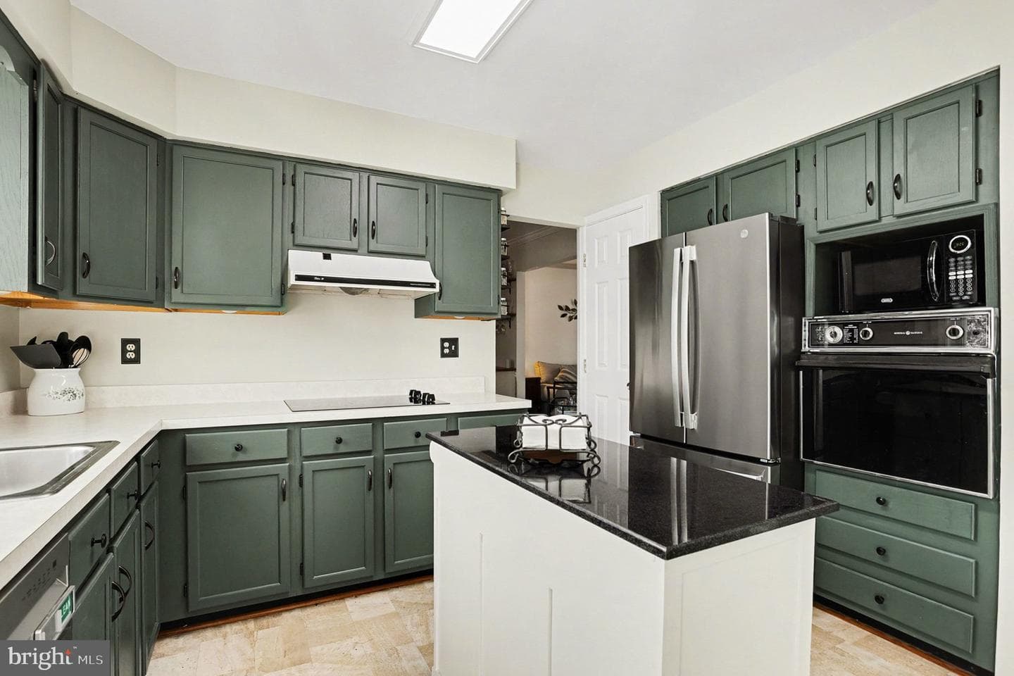 4400 Cottington photo 15
