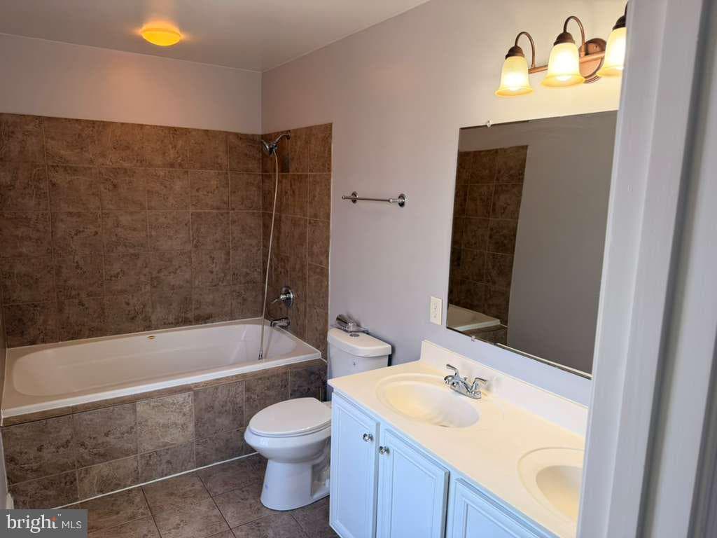 6750 Railway Avenue photo 89