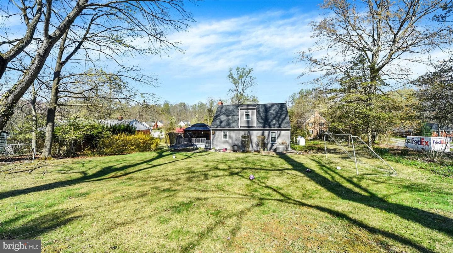 9409 Flagstone Drive photo 29