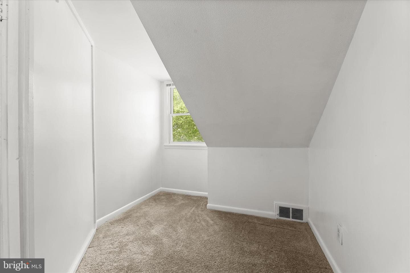 2115 Northland Road photo 27