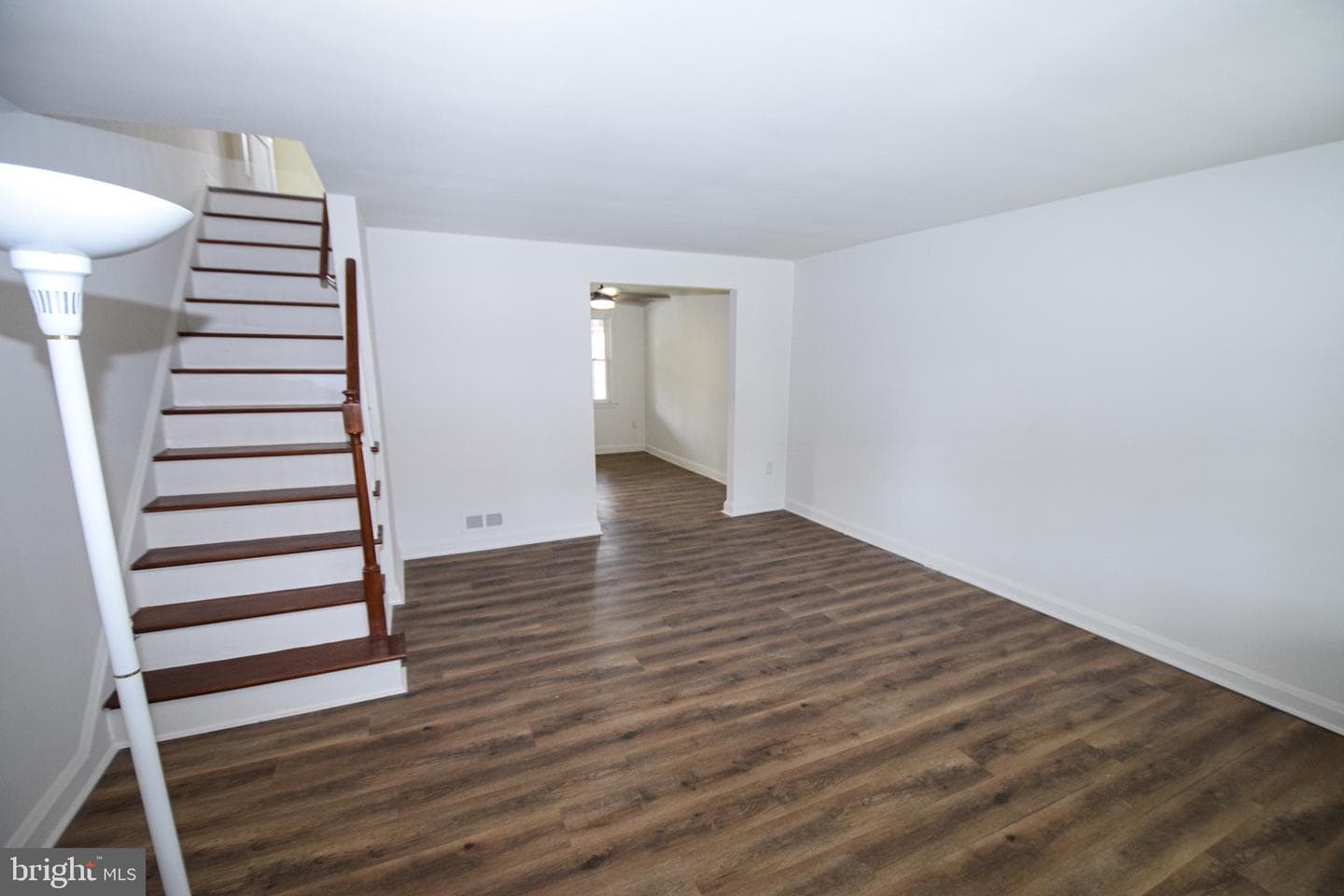 1922 Armco Way photo 3