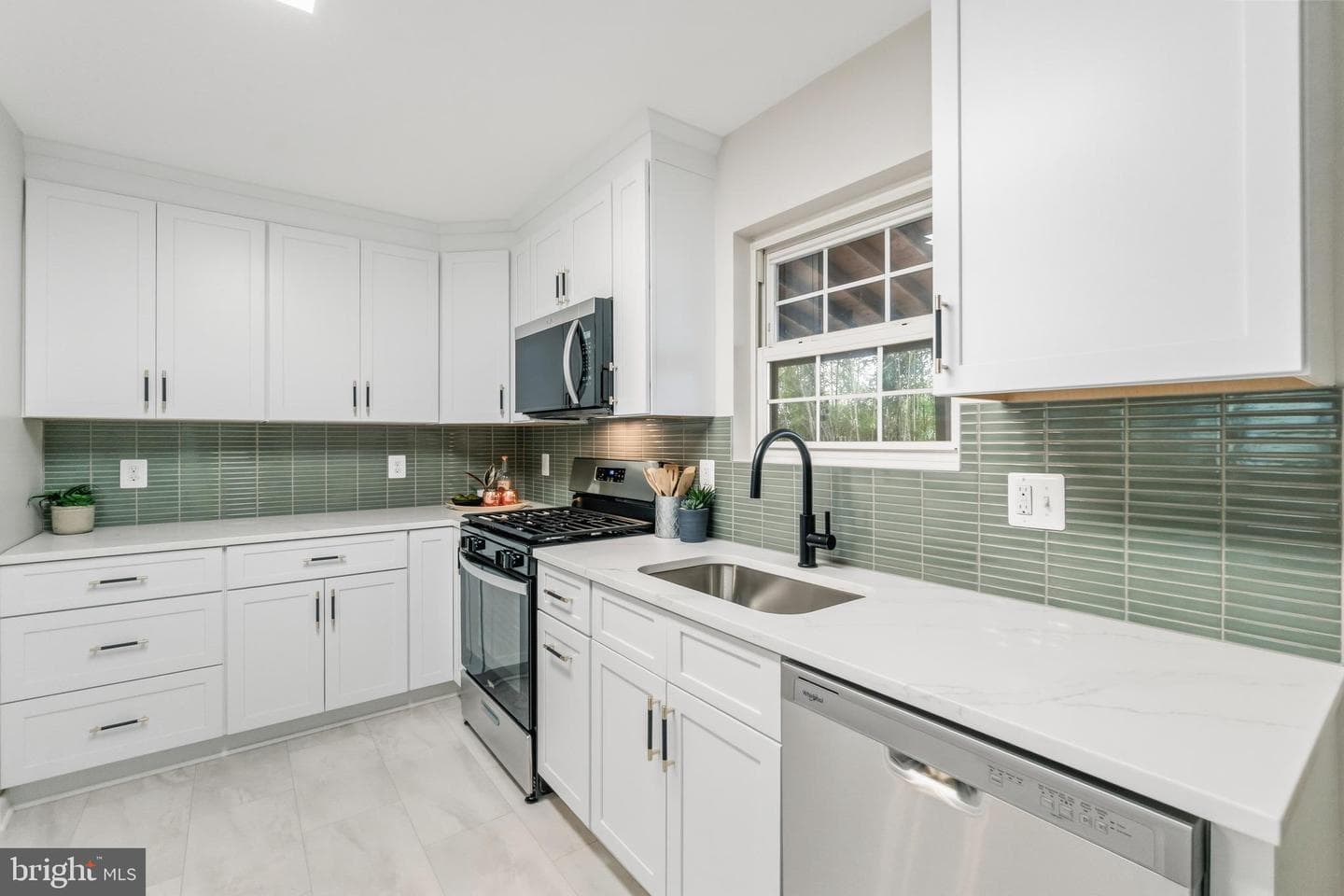 957 Stormont Circle photo 11