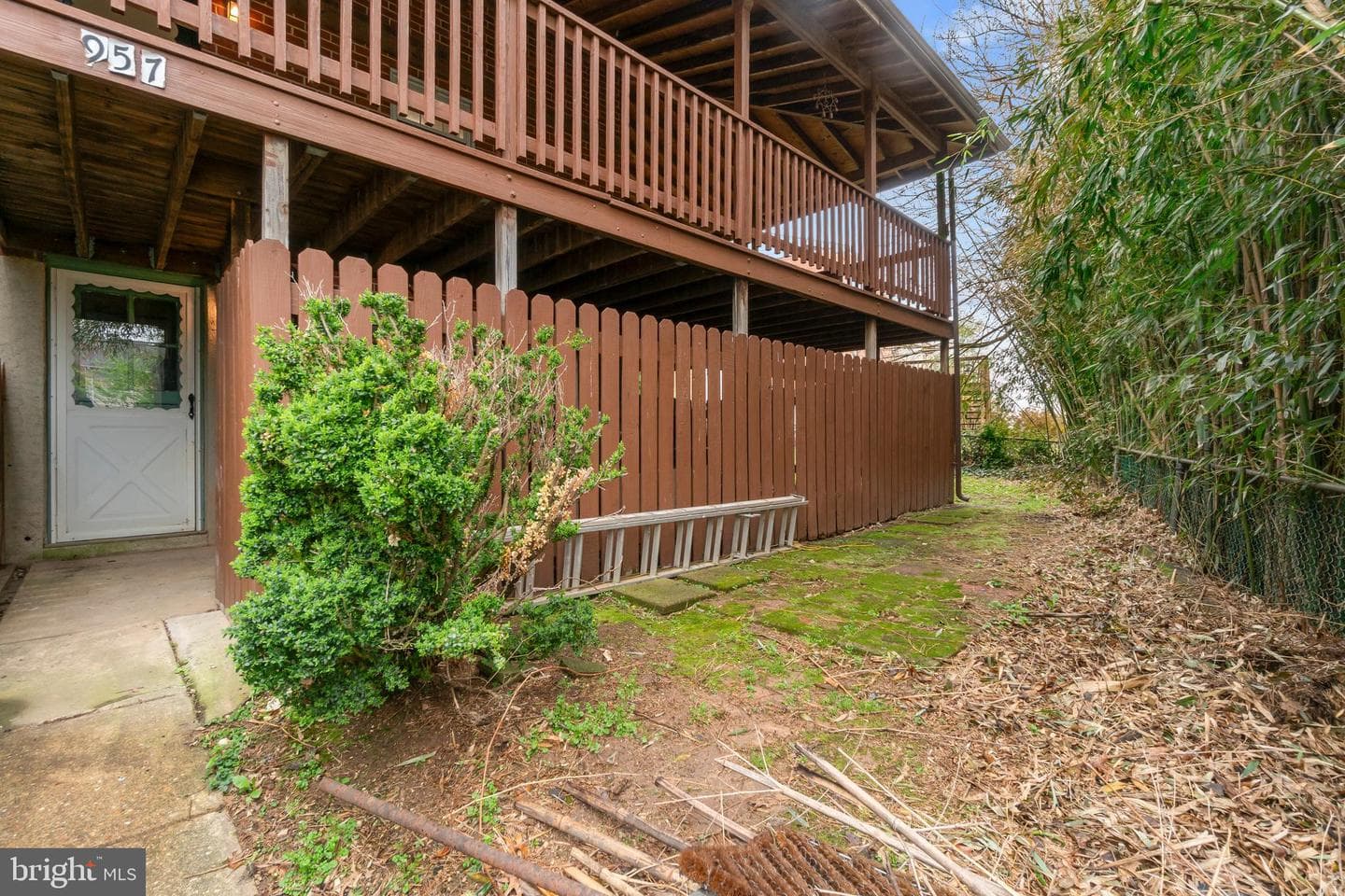 957 Stormont Circle photo 30