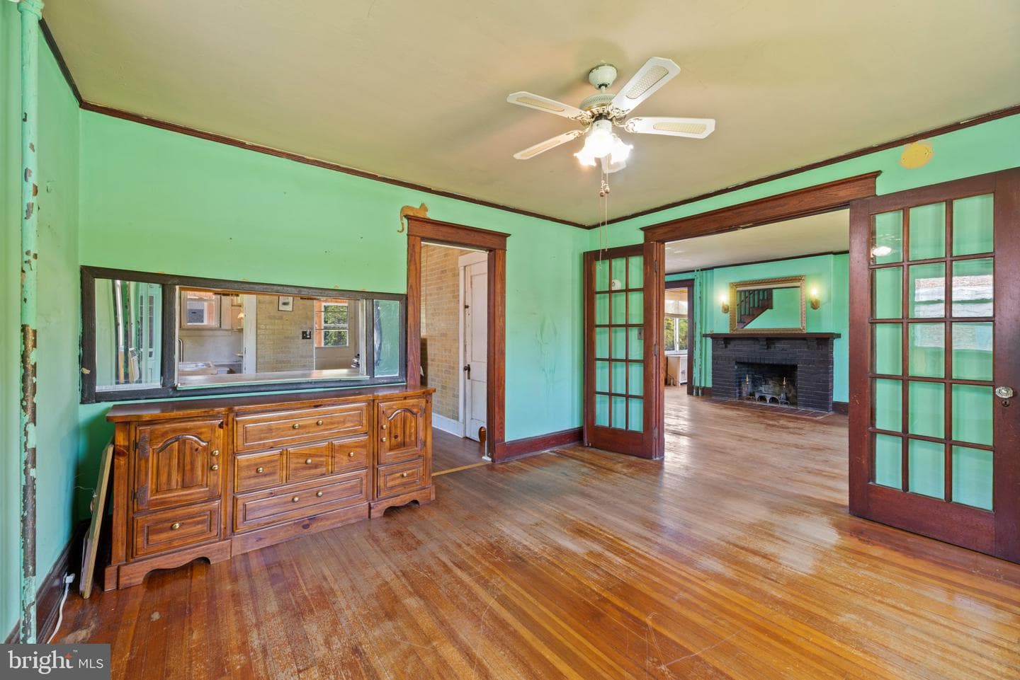 115 Hilton Avenue photo 12