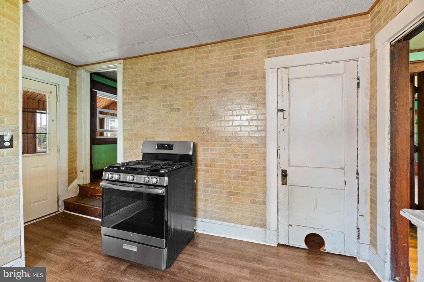 115 Hilton Avenue photo 16