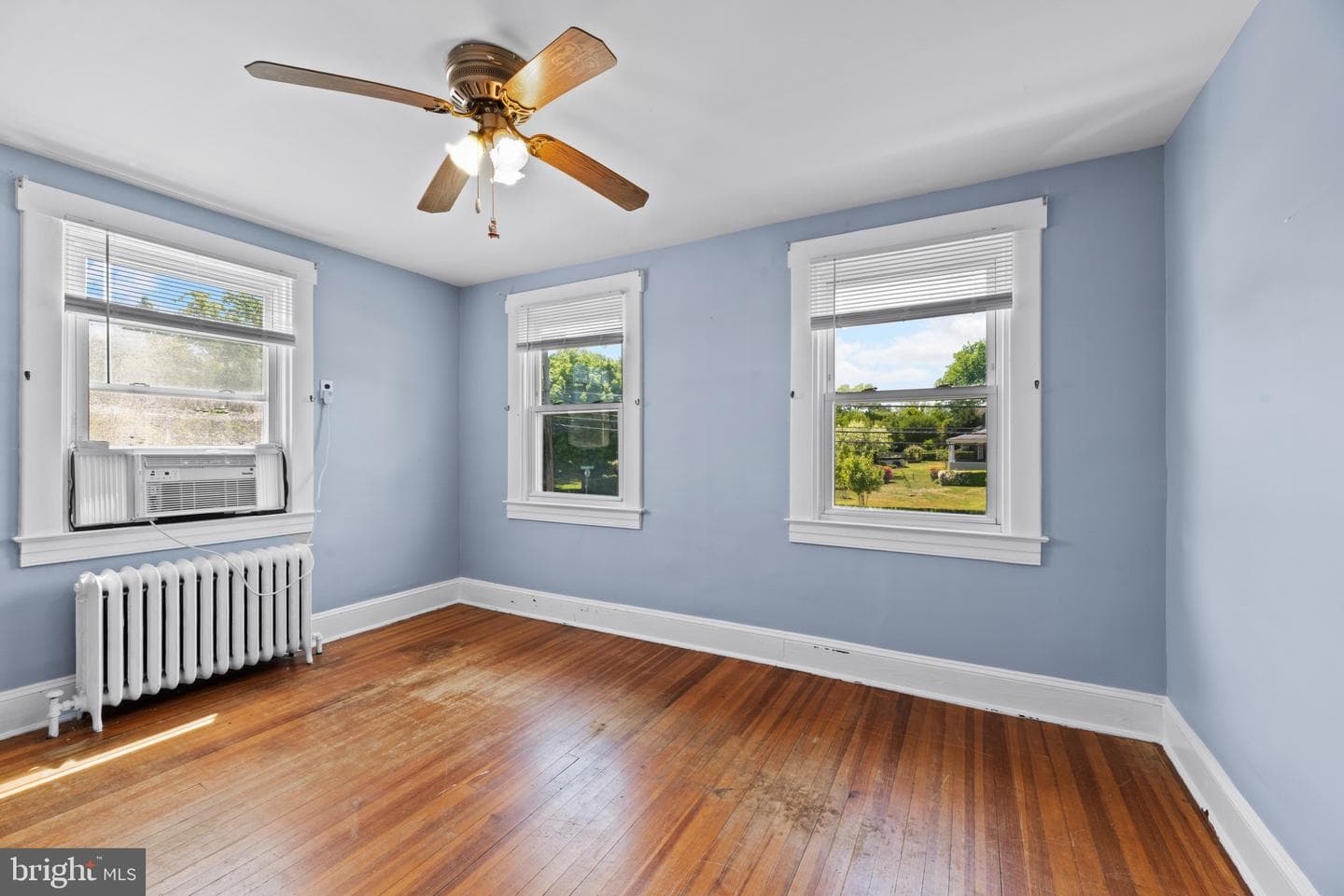 115 Hilton Avenue photo 18