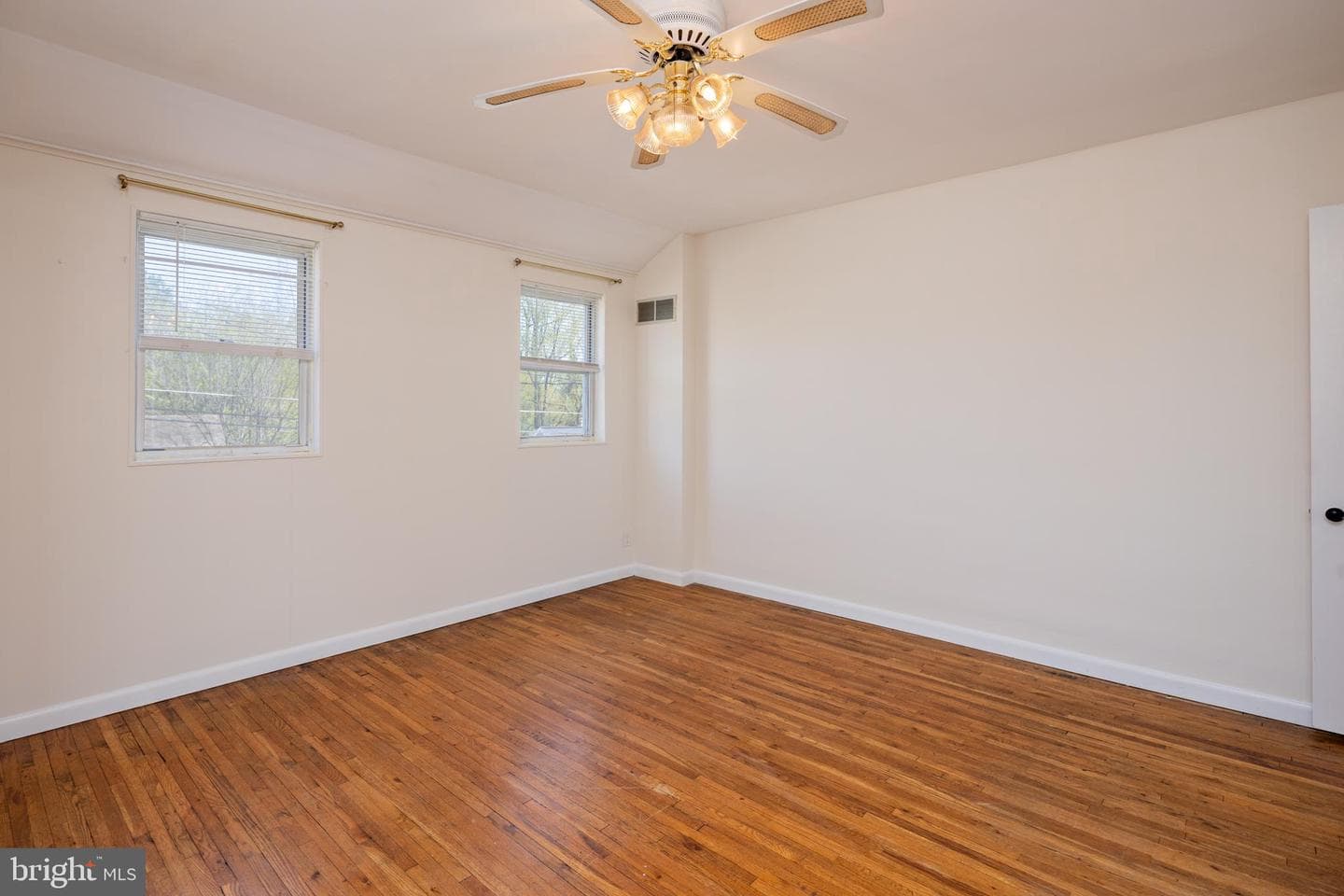 8546 Oakleigh Road photo 17
