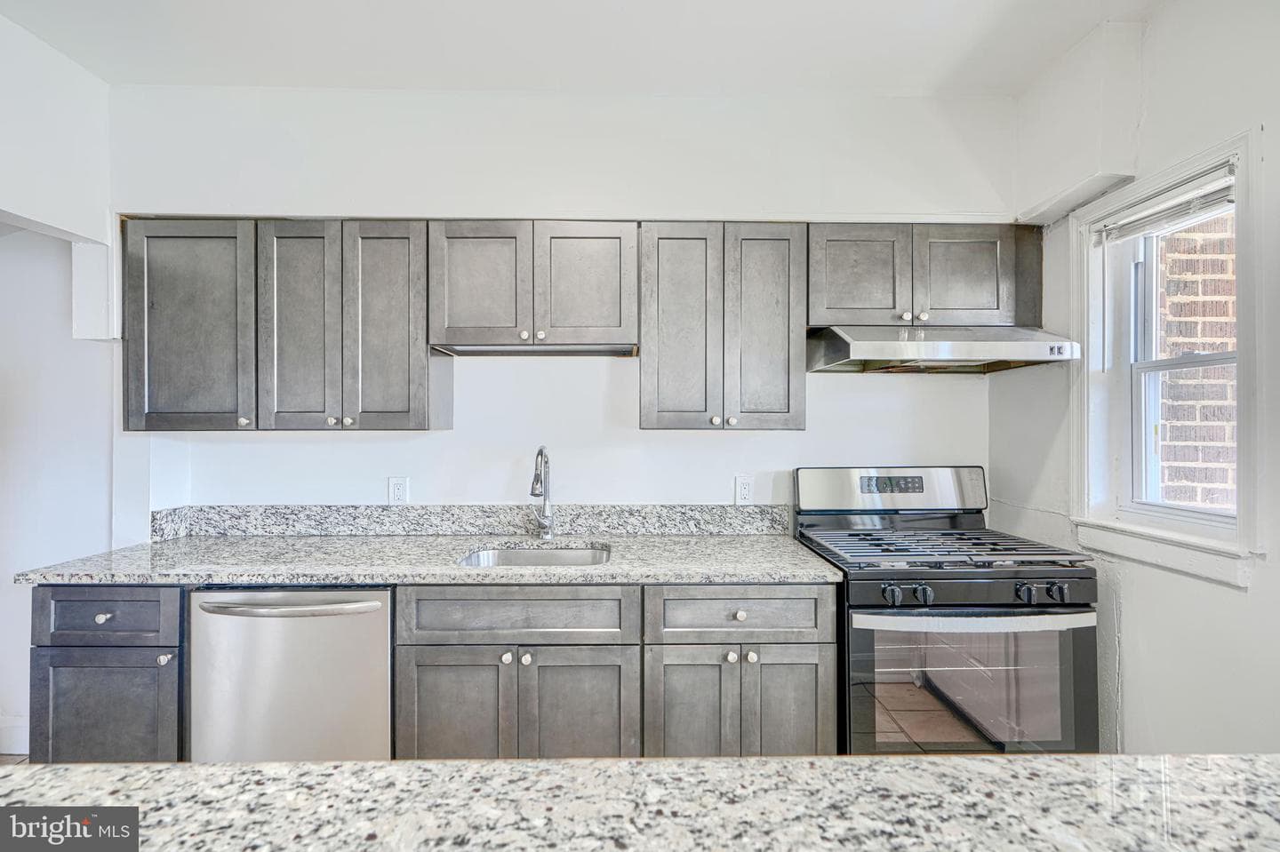 2504 Liberty Parkway photo 7