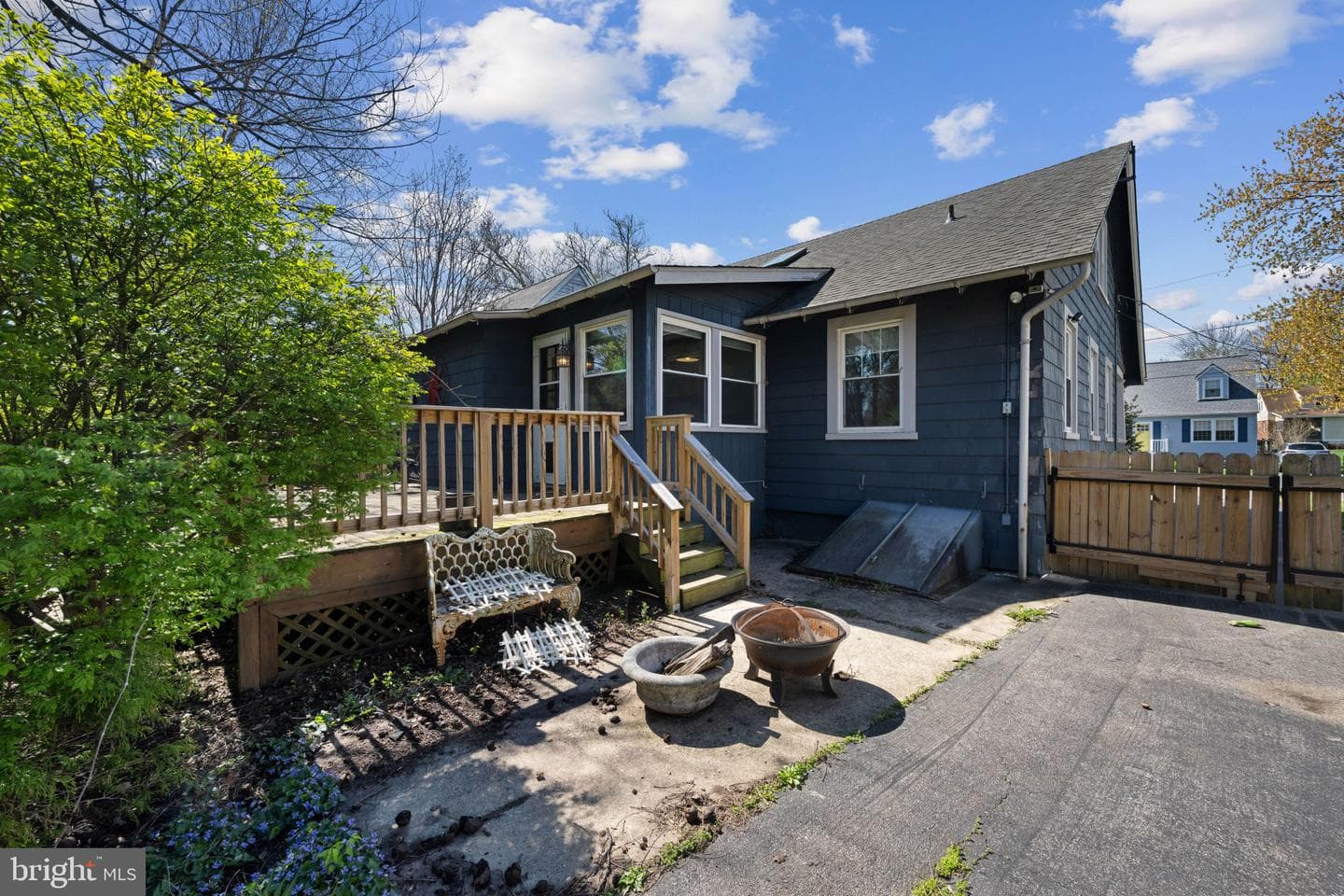 604 College Avenue photo 33