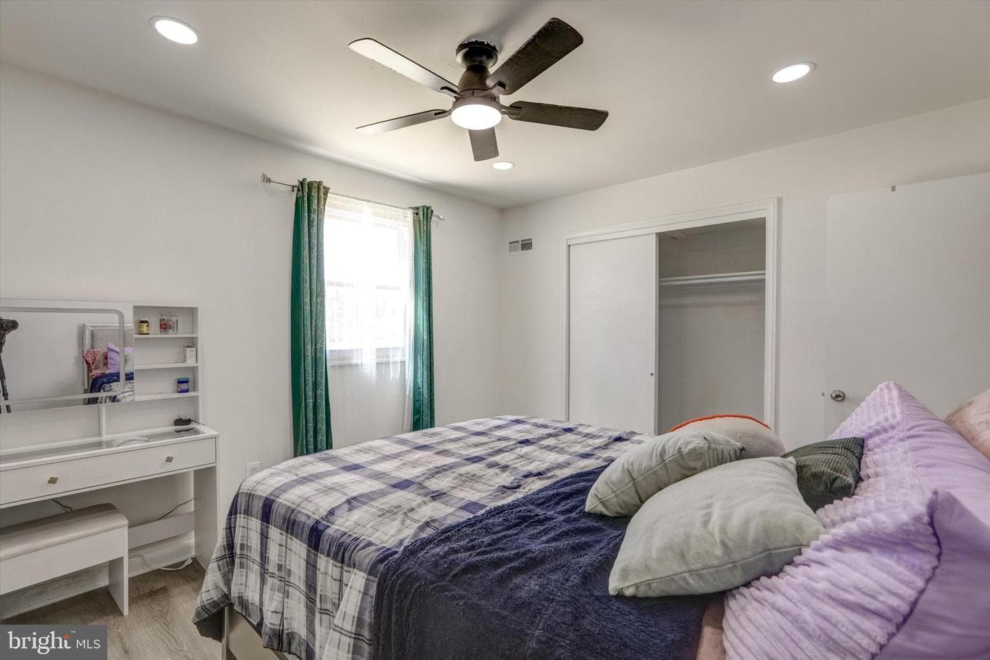 3405 Washington Avenue photo 31